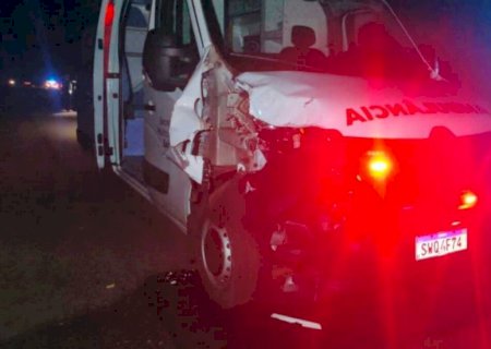 Mulher morre atropelada por ambulância