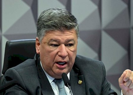 Comando das Casas do Parlamento está sendo conivente diante de escândalos, afirma Carlos Viana