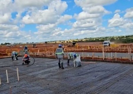 Gigante da celulose começa contrução de 620 'mansões' em Inocência