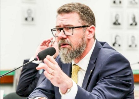 Relator vota para suspender Pollon e outros dois deputados por 'baderna'