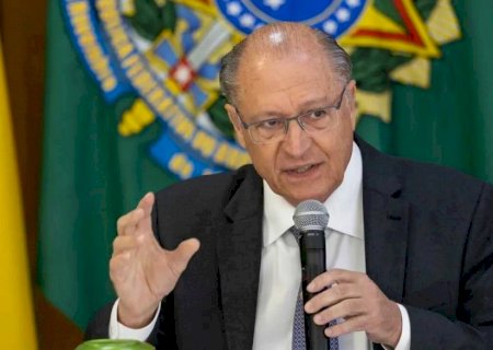 Alckmin anuncia programa de R$ 10 bi para financiar máquinas agrícolas; setor critica