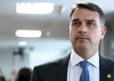 Flávio Bolsonaro diz que continuará trabalhando pelo fim da reeleição presidencial