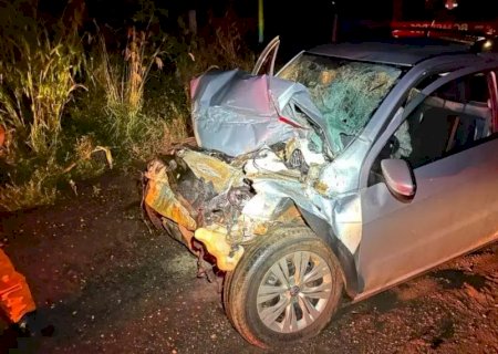 Homem morre em colisão com carreta rodotrem carregada de soja na MS-276