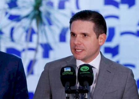 Hugo Motta defende fim da escala 6x1 e fala em texto de convergência sobre o tema