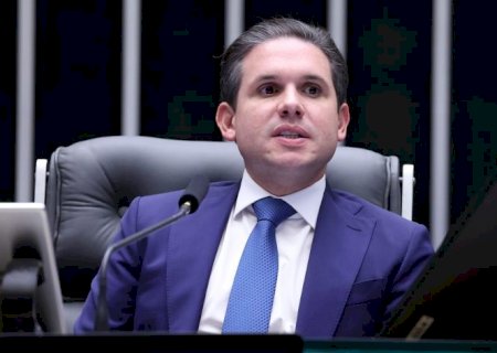 Hugo Motta debate renegociação de dívidas agrícolas e redução de impostos sobre combustíveis