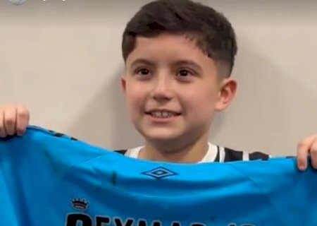 Corinthians é multado pelo STJD por hostilização a garoto que ganhou camisa de Neymar